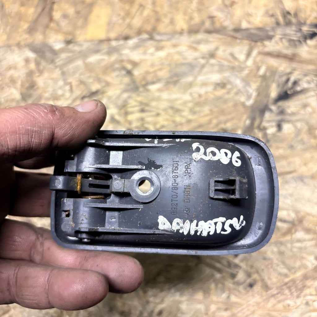 DAIHATSU TERIOS 1997-2006 FRONT RIGHT INTERIOR DOOR HANDLE UNIT 89270/80-87501