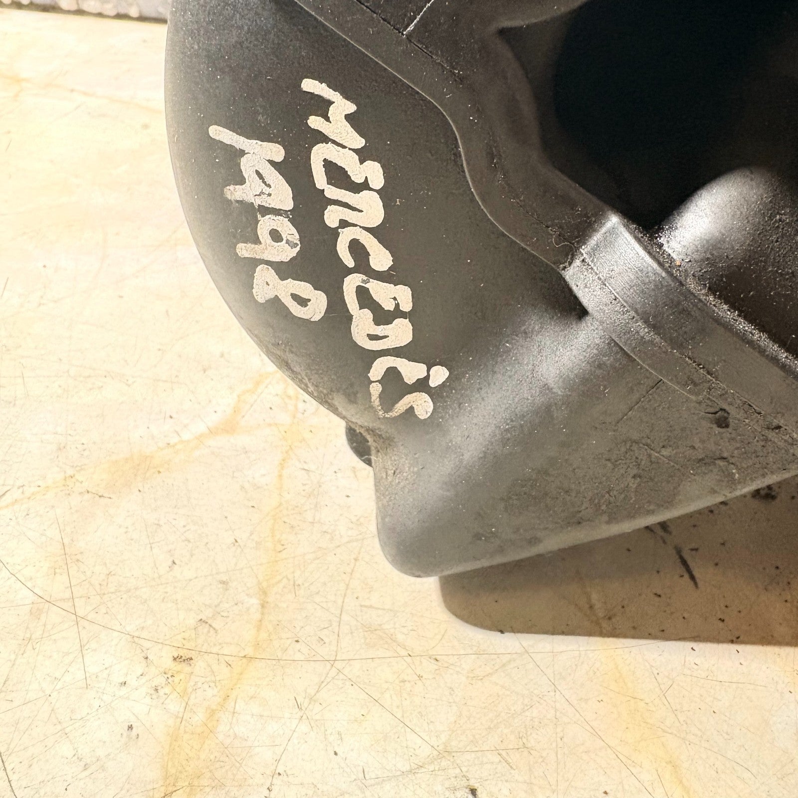 Intake manifold MERCEDES-BENZ 1998 W220 S CLASS A 111 14021 01
