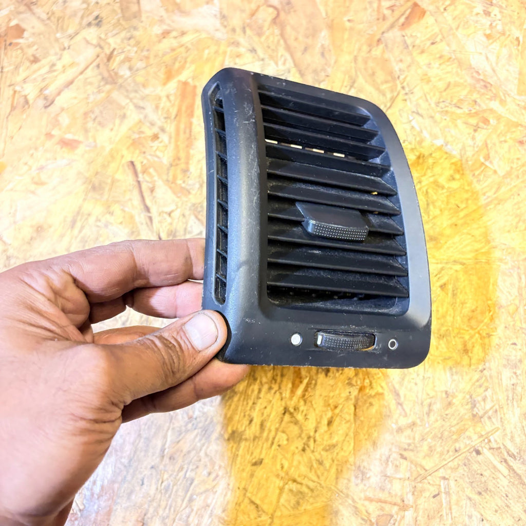 HONDA ACCORD 2003-07 DASHBOARD AIR VENT PASSENGER SIDE E616-5131-500