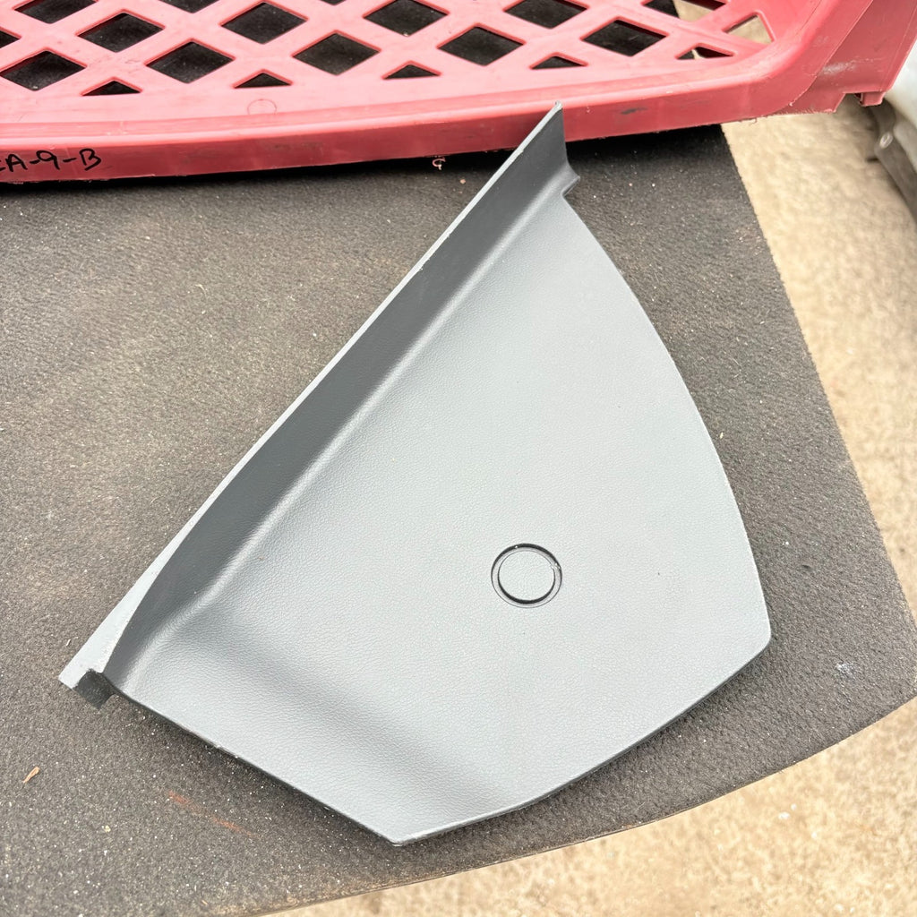 MG6 2014 FRONT DRIVER RIGHT SIDE DASHBOARD END PANEL COVER TRIM 30014642