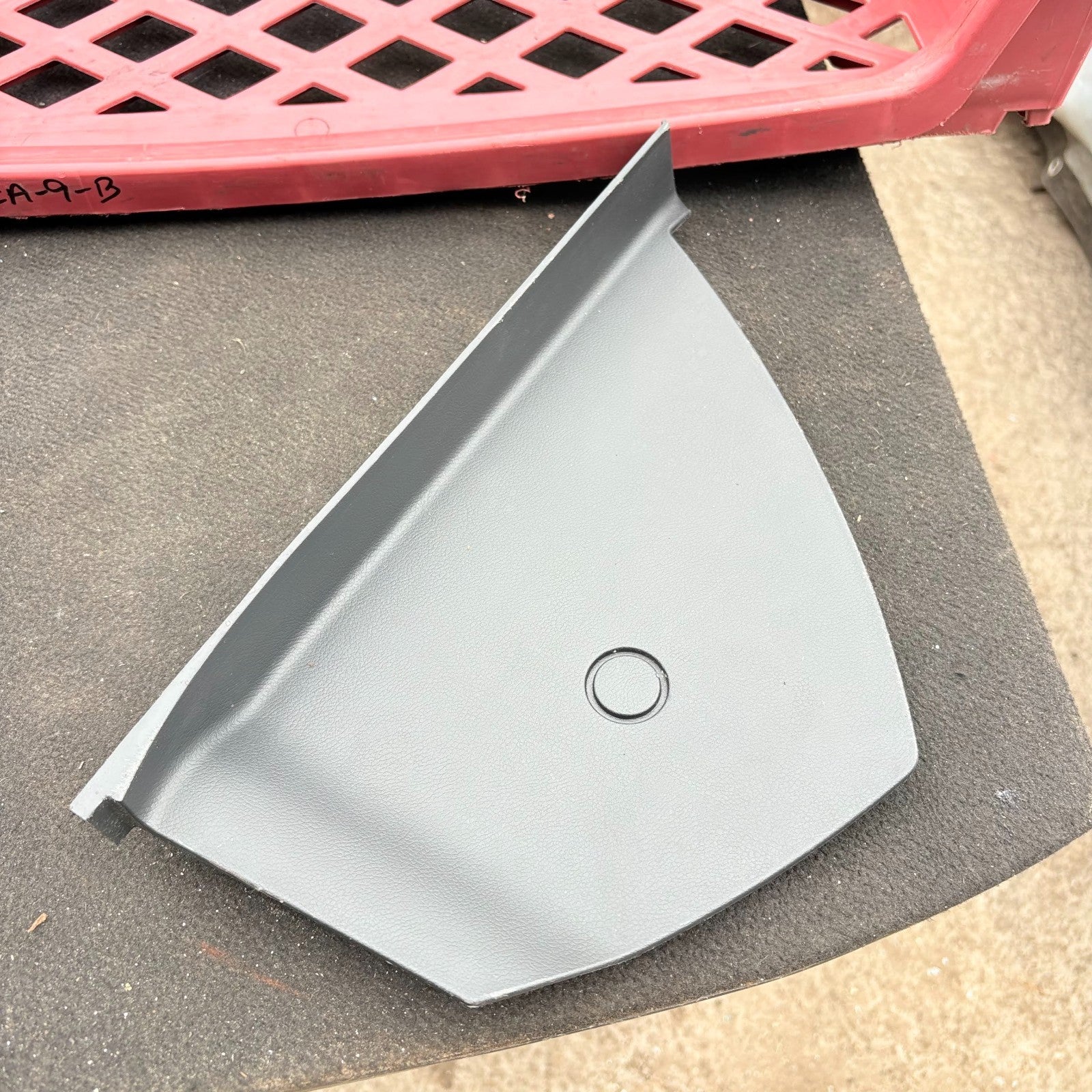 MG6 2014 FRONT DRIVER RIGHT SIDE DASHBOARD END PANEL COVER TRIM 30014642