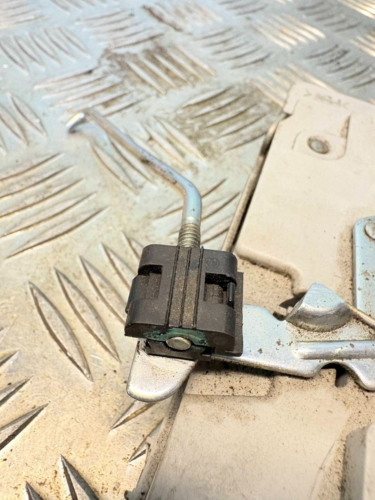 MG3 5 Door Passenger Rear Door Lock Mechanism Latch Actuator A044799 2012-2024
