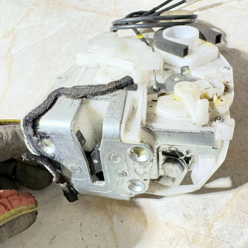 Suzuki Swift 1995-2003 Rear Left NSR Door Lock Latch Actuator