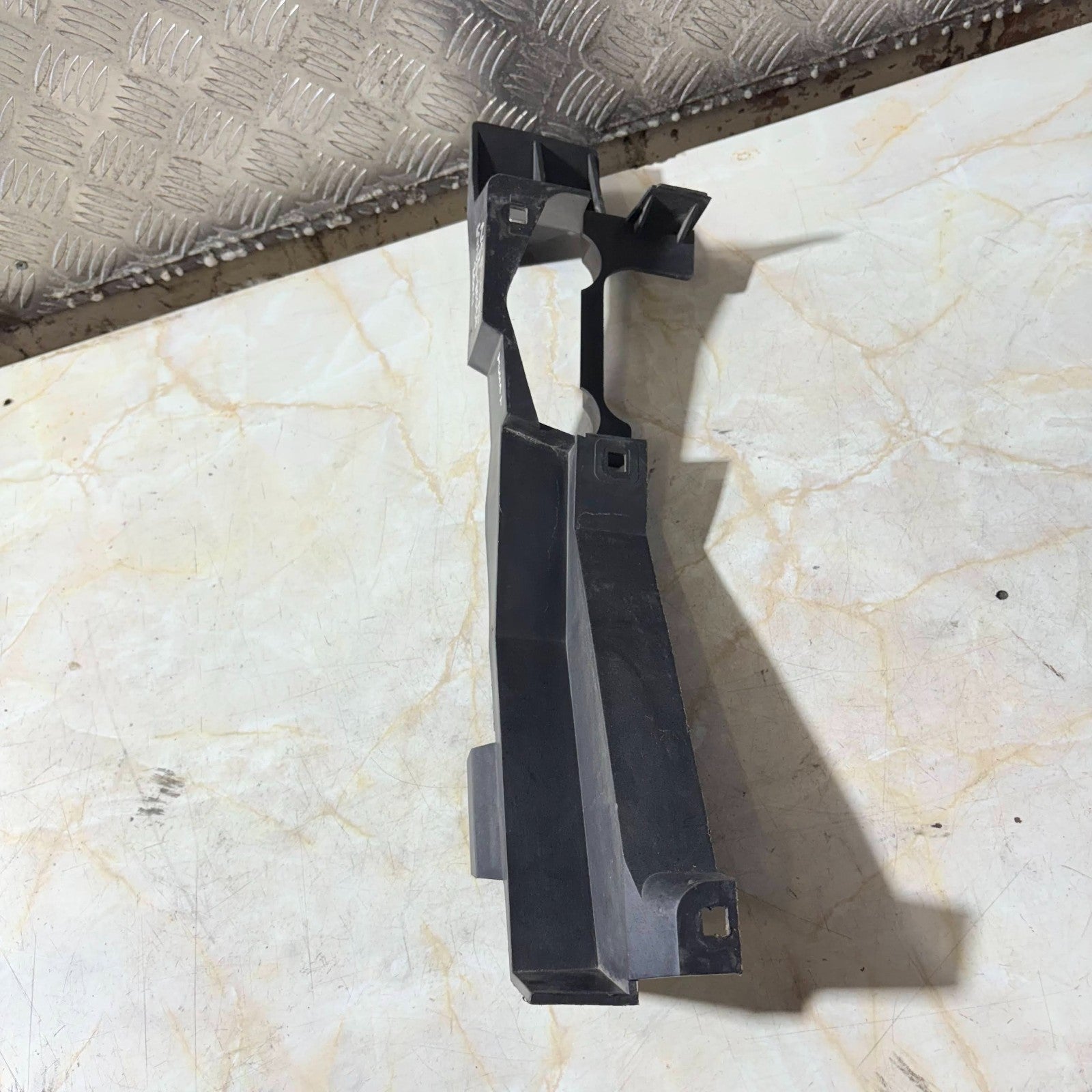 Land Rover Range Rover 2004 Left Front Bumper Cover Support Bracket