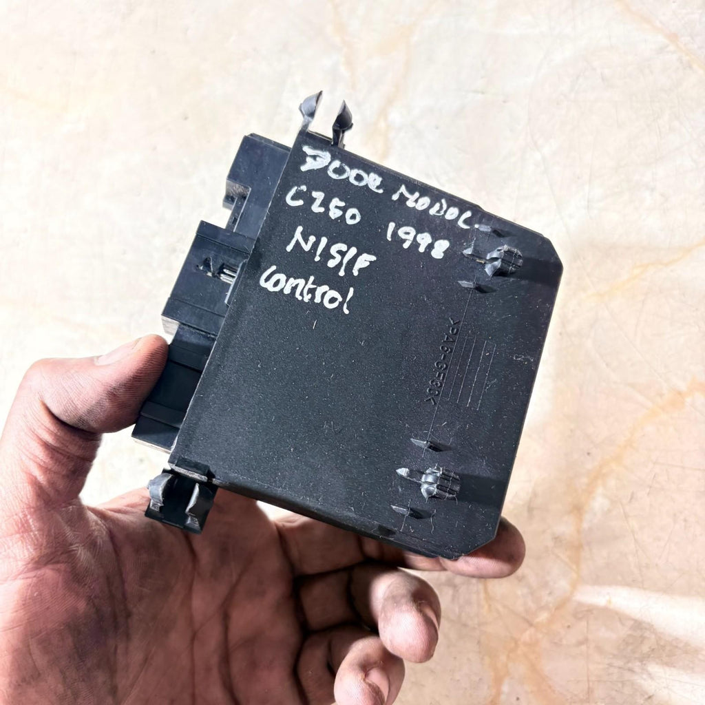 MERCEDES BENZ C250 FRONT LEFT SIDE DOOR CONTROL MODULE ECU 2088201326