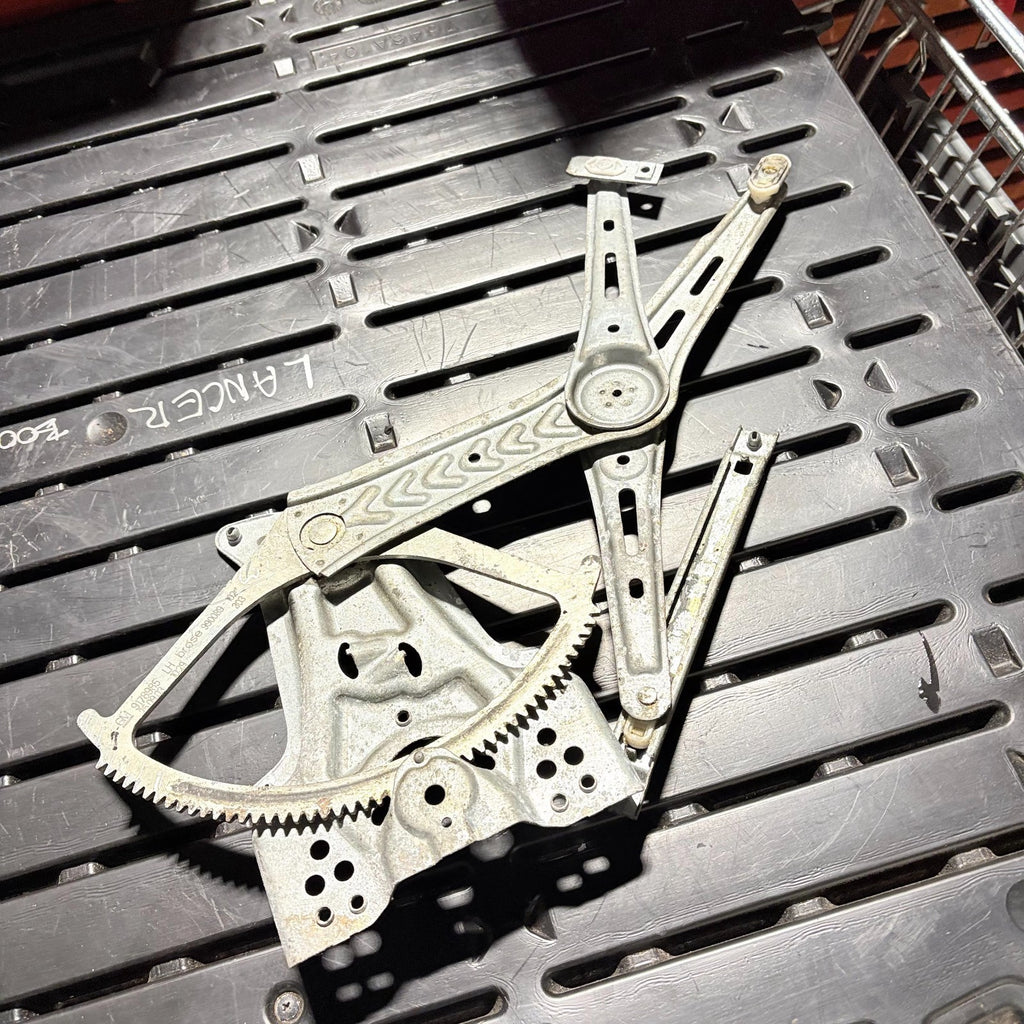 VAUXHALL SIGNUM 2002-2009 PASSENGER FRONT ELECTRIC WINDOW REGULATOR
