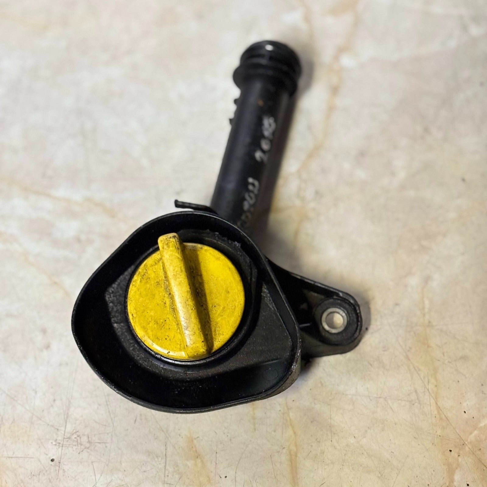 RENAULT 1.1 PETROL OIL FEED PIPE 8200323344