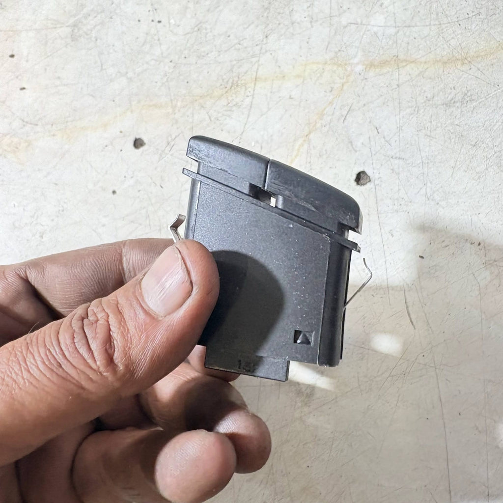 BMW 5 SERIES E60 E61 HAZARD LIGHT SWITCH 6919506 2012
