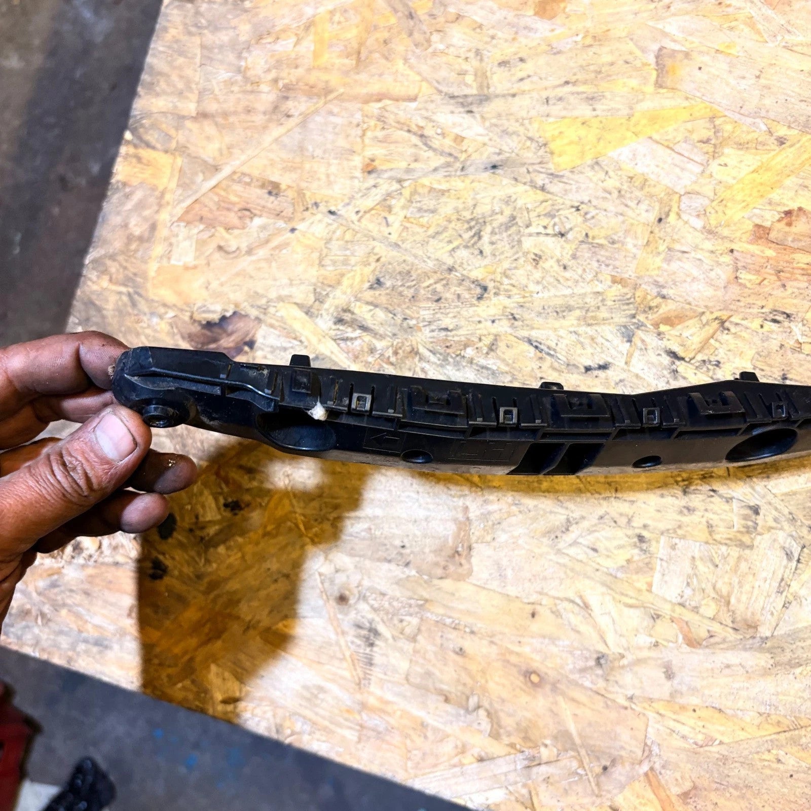 NISSAN JUKE REAR BUMPER BRACKET 2015 PASSENGER LEFT SIDE 85229BV80A
