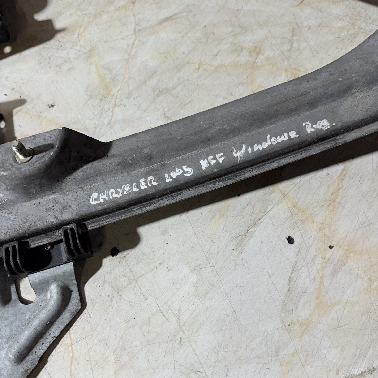 Chrysler 2001-2005 Front Passenger Nearside Door Window Regulator