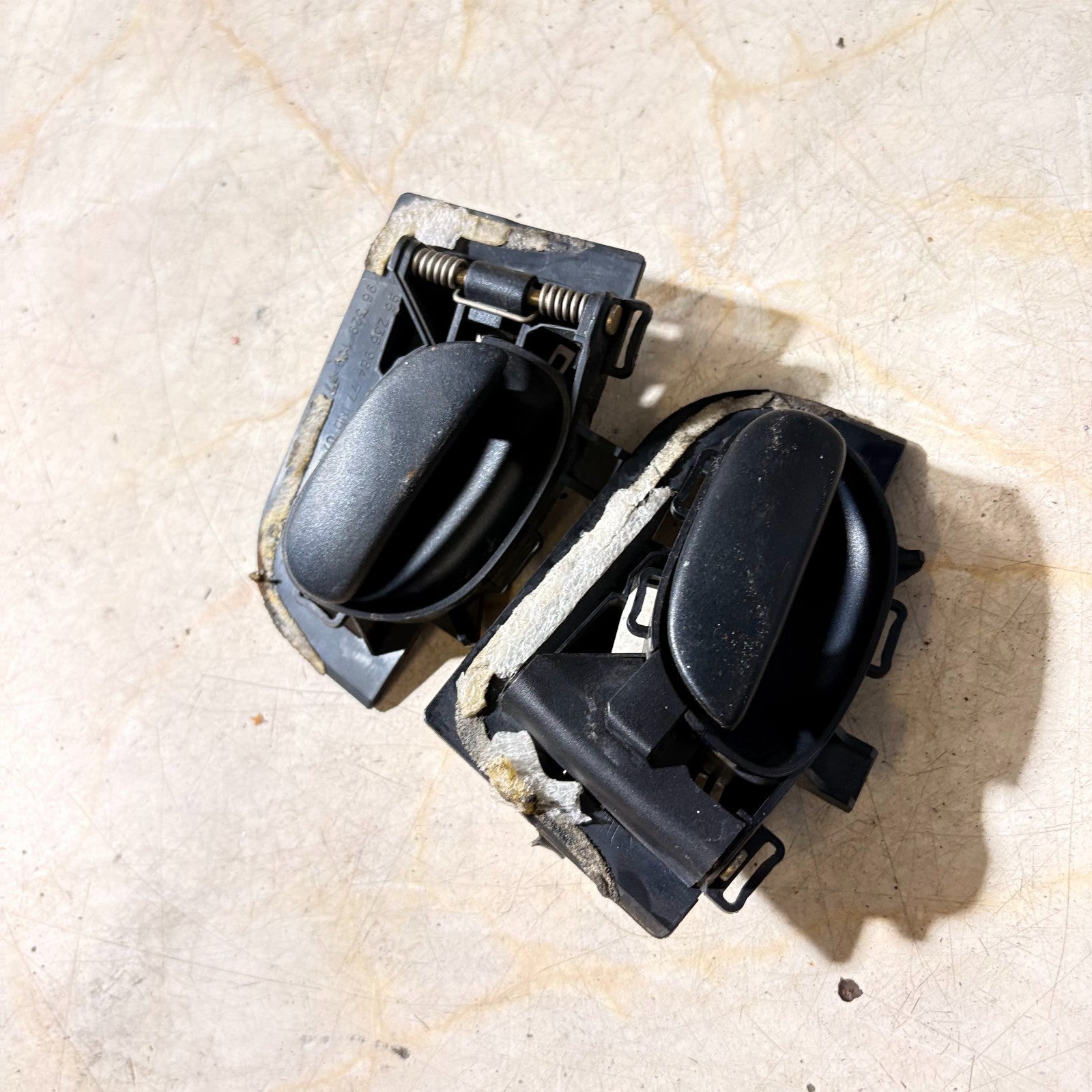 PEUGEOT 206 N/S FRONT LEFT INTERIOR DOOR HANDLE 9623698477 2002-2006