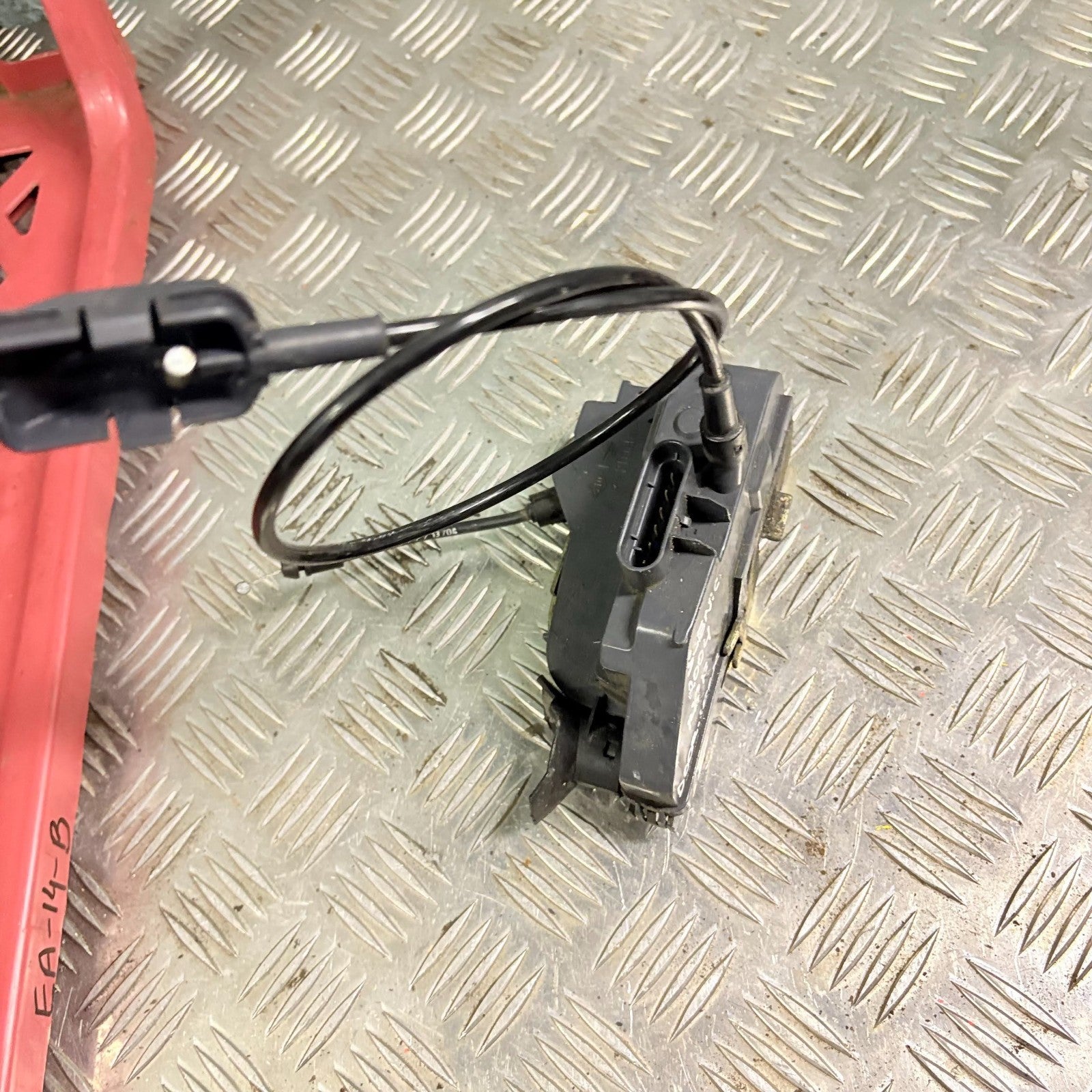 Renault Scenic 2004 NSF Passenger Front Door Lock Latch Mechanism