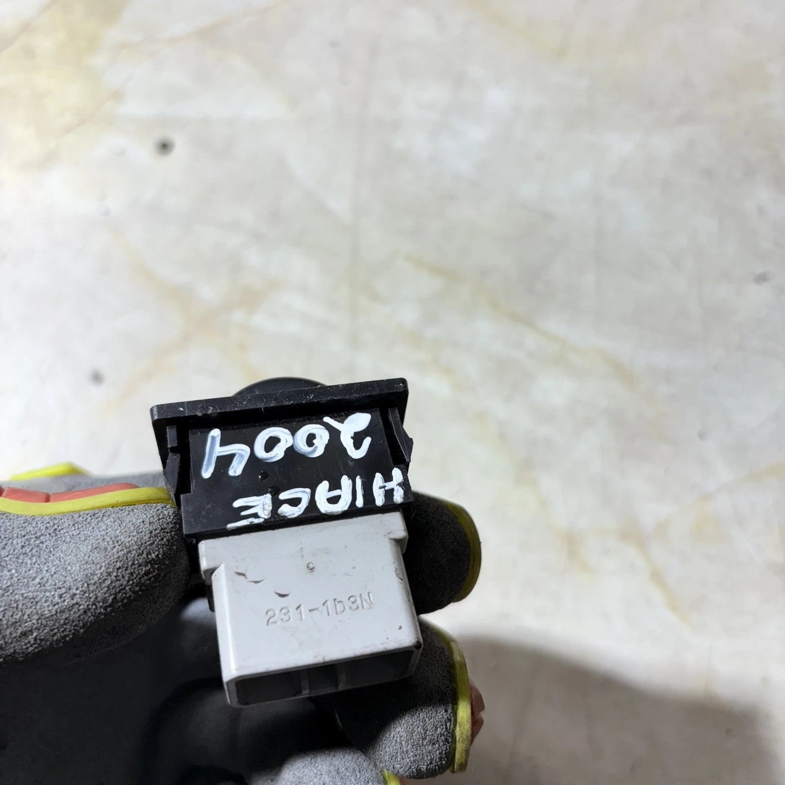 TOYOTA HIACE 1998-2008 HEADLIGHT TILT ANGLE LEVEL SWITCH