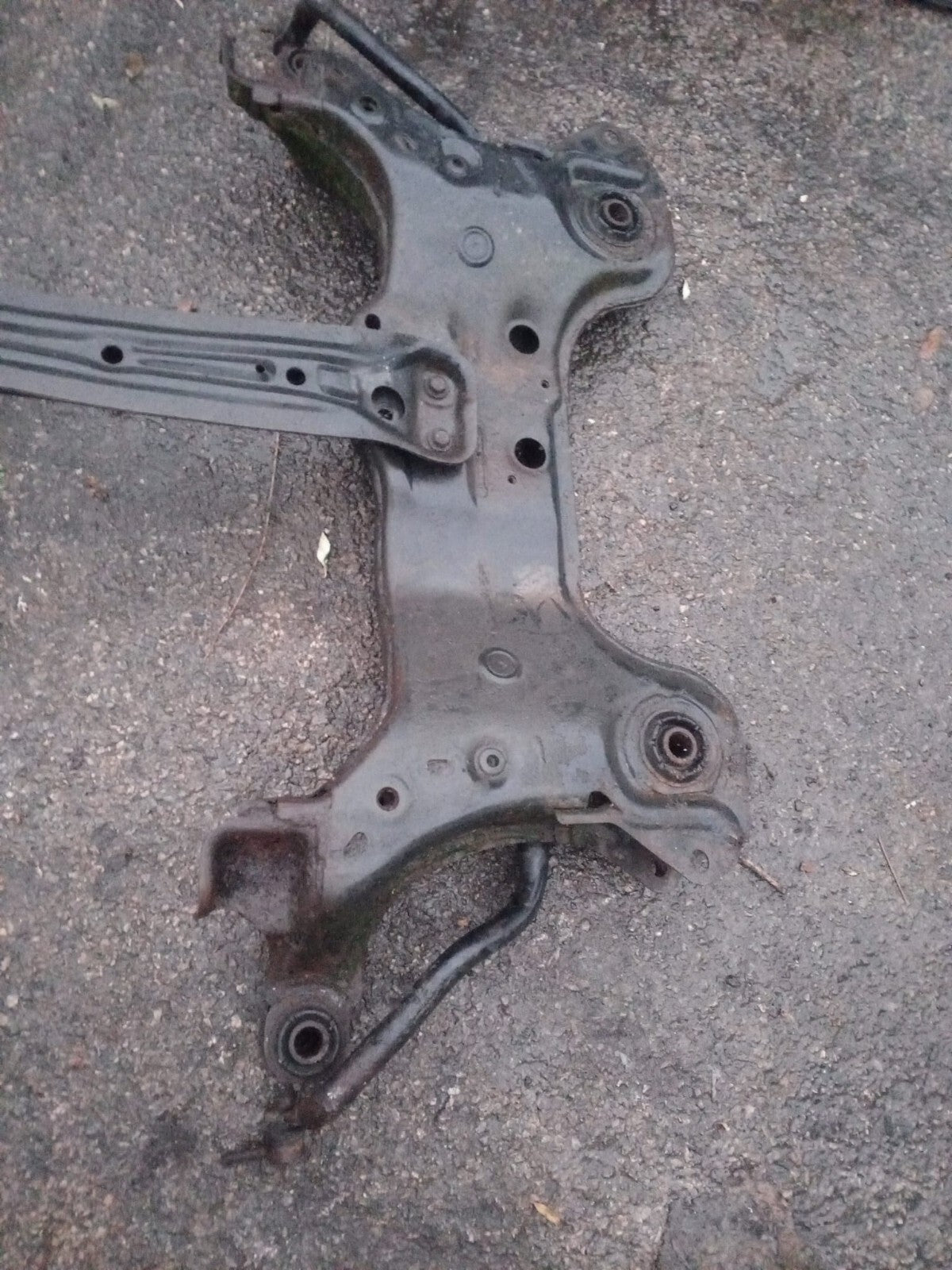 TOYOTA AVENSIS 1997-2003 1.8 AND 2.0 16V FRONT SUBFRAME