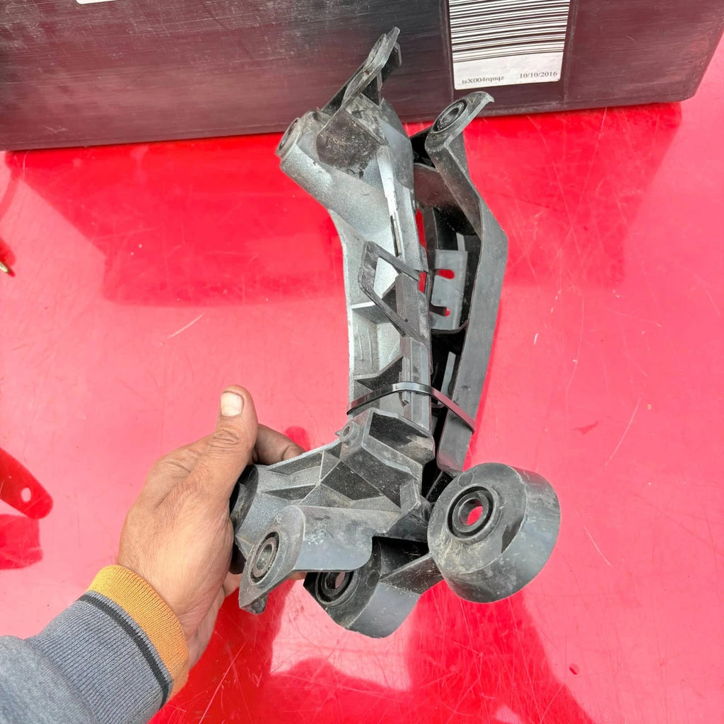 CITROEN DS3 O/S/R REAR Front BUMPER BRACKET 09683742980 2PC