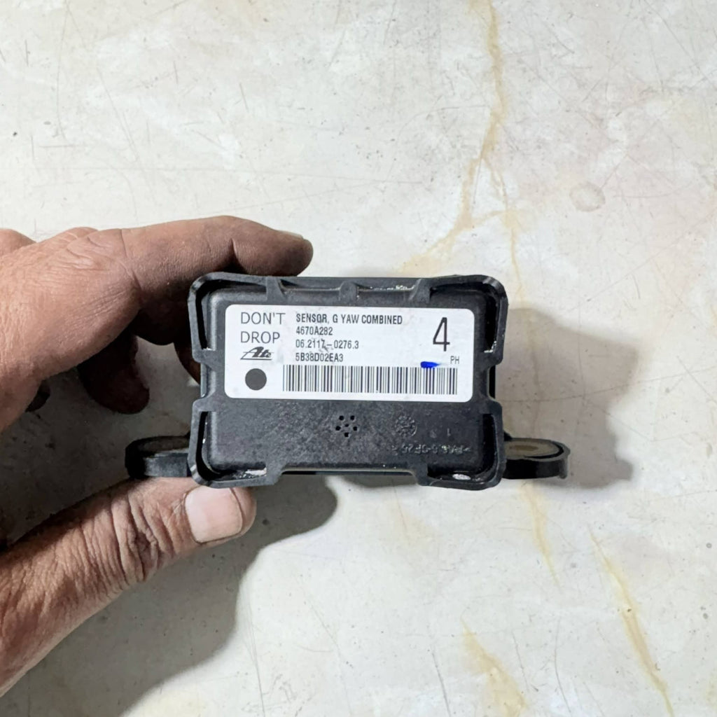 MITSUBISHI LANCER OUTLANDER-G YAW RATE SENSOR 4670A282-2009