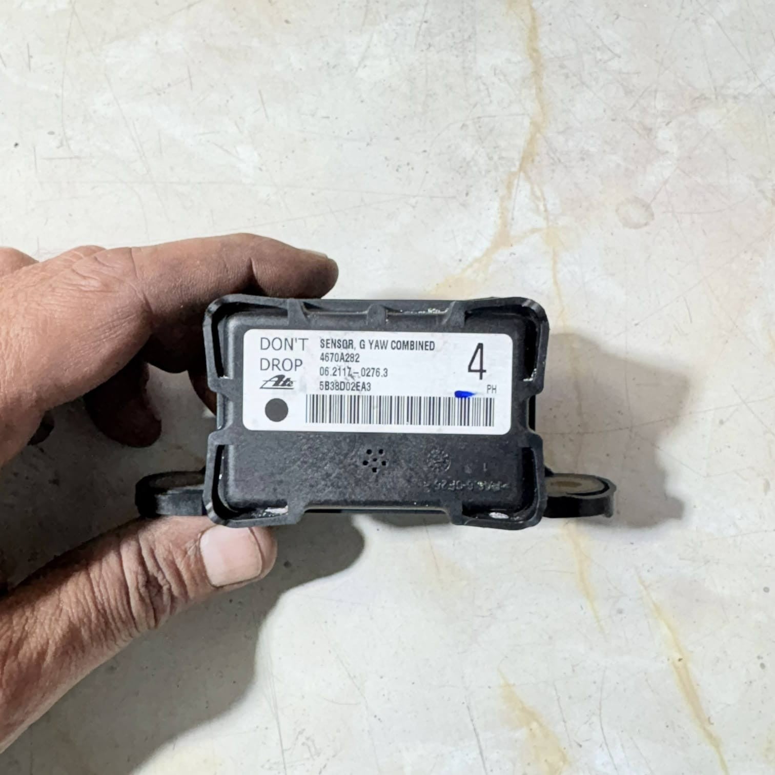 MITSUBISHI LANCER OUTLANDER-G YAW RATE SENSOR 4670A282-2009