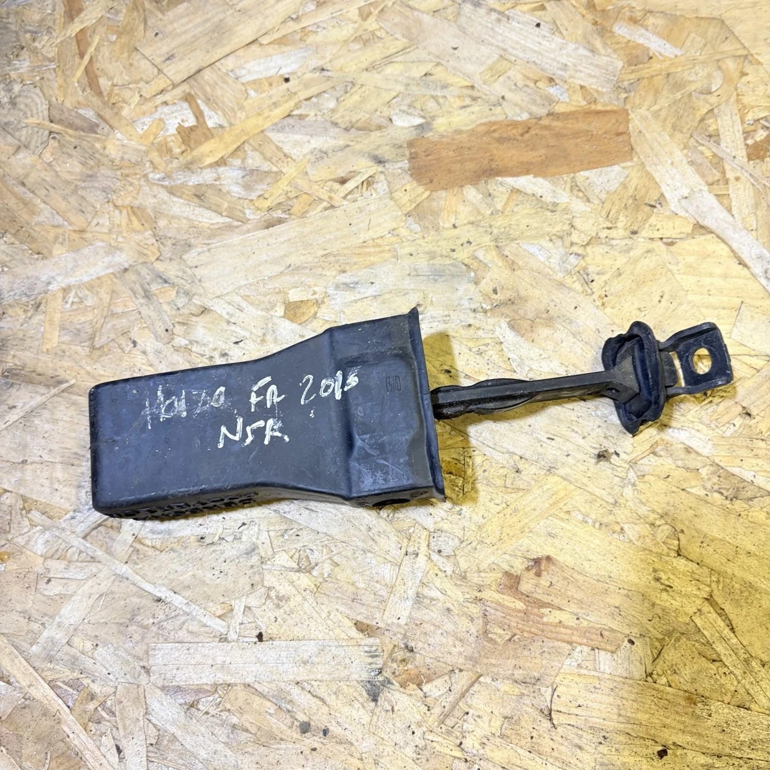 VW POLO 6N2 Passenger Rear Door Limiter 6R0837923 2.00 Diesel 2015