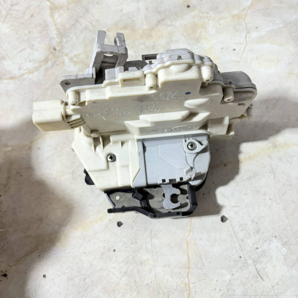PASSENGER REAR DOORLOCK ACTUATOR MECHANISM FOR AUDI A3 A4 A6 JA6-8E0839015AA NSR