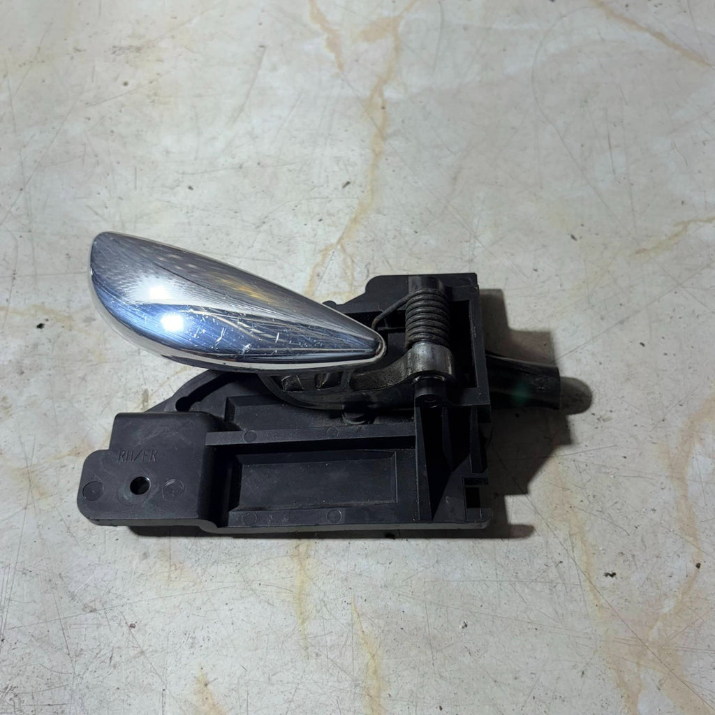 Right Driver Side Front Inner Door Handle for MG 2004
