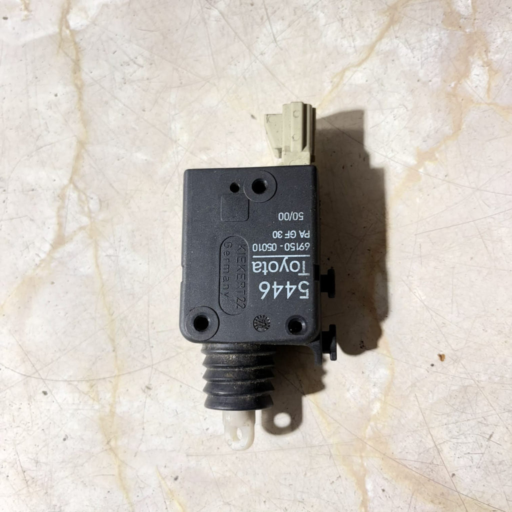 Toyota Avensis Estate 2001 Year Tailgate Locking Actuator 69150-05010