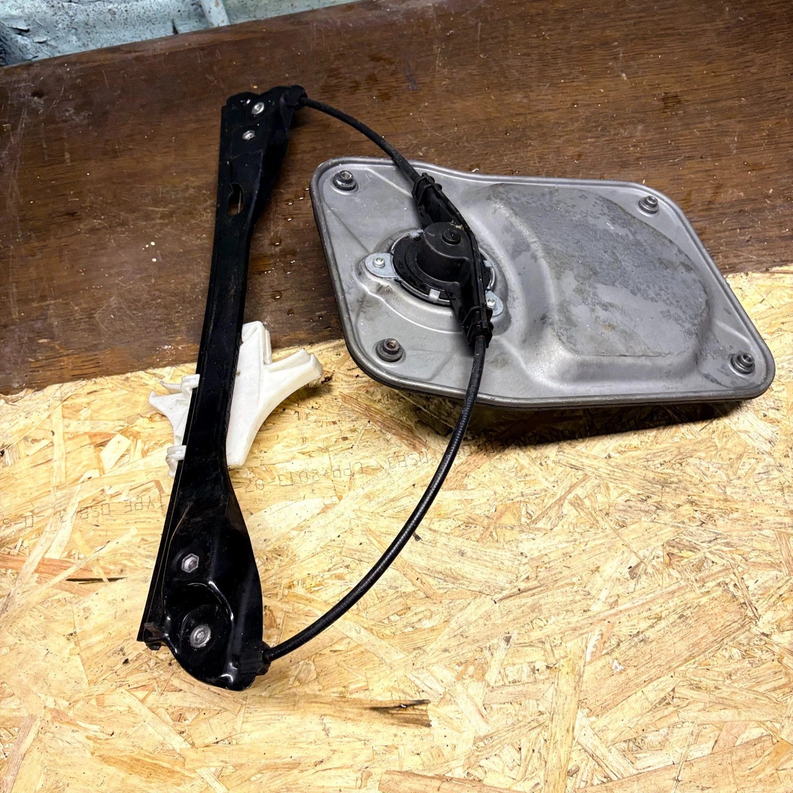 Skoda Fabia Mk2 5J 2007-2014 Rear Left Manual Window Regulator 5J4839401B