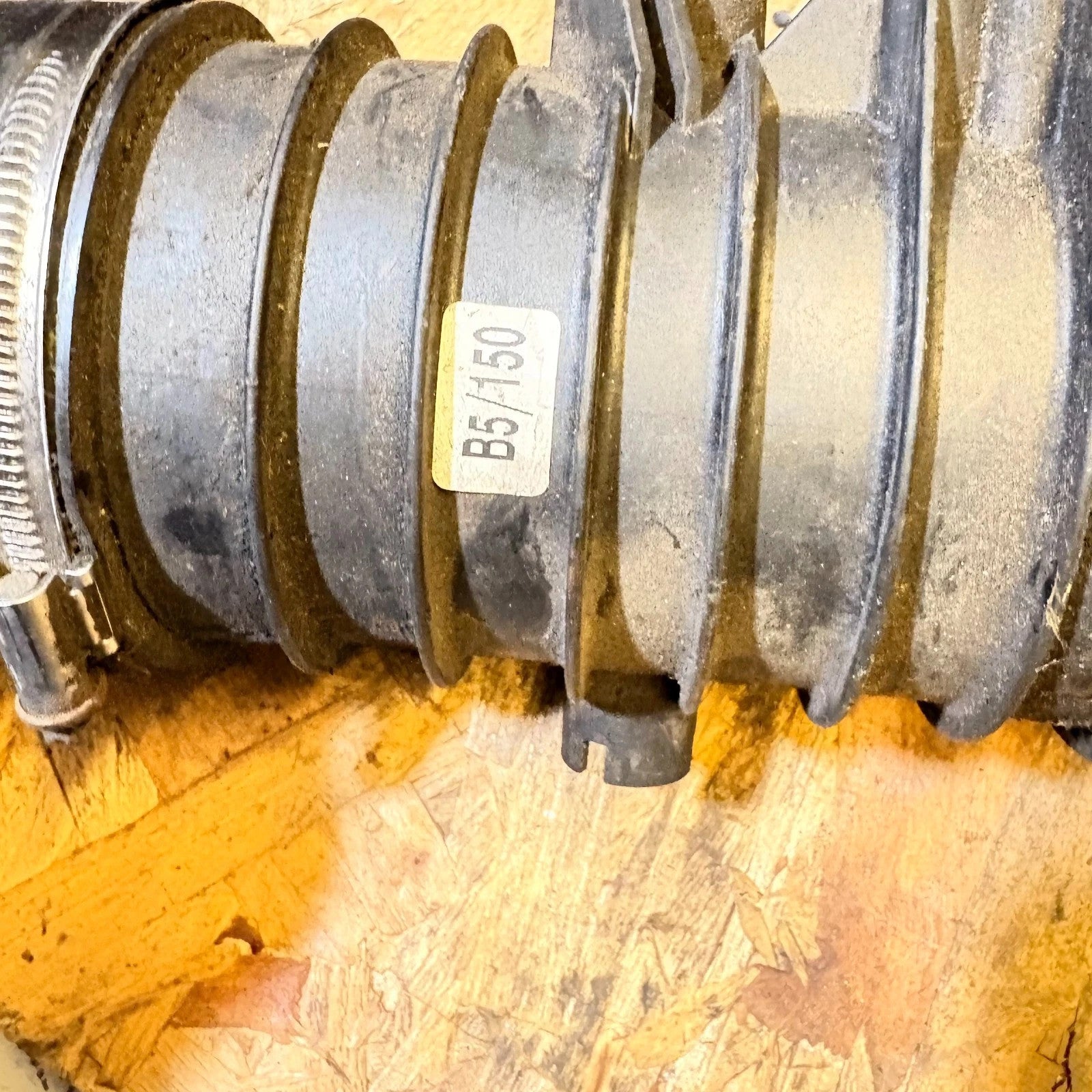 PORSCHE BOXSTER 987 2005 SECONDARY THROTTLE BUTTERFLY AIR PIPE VALVE