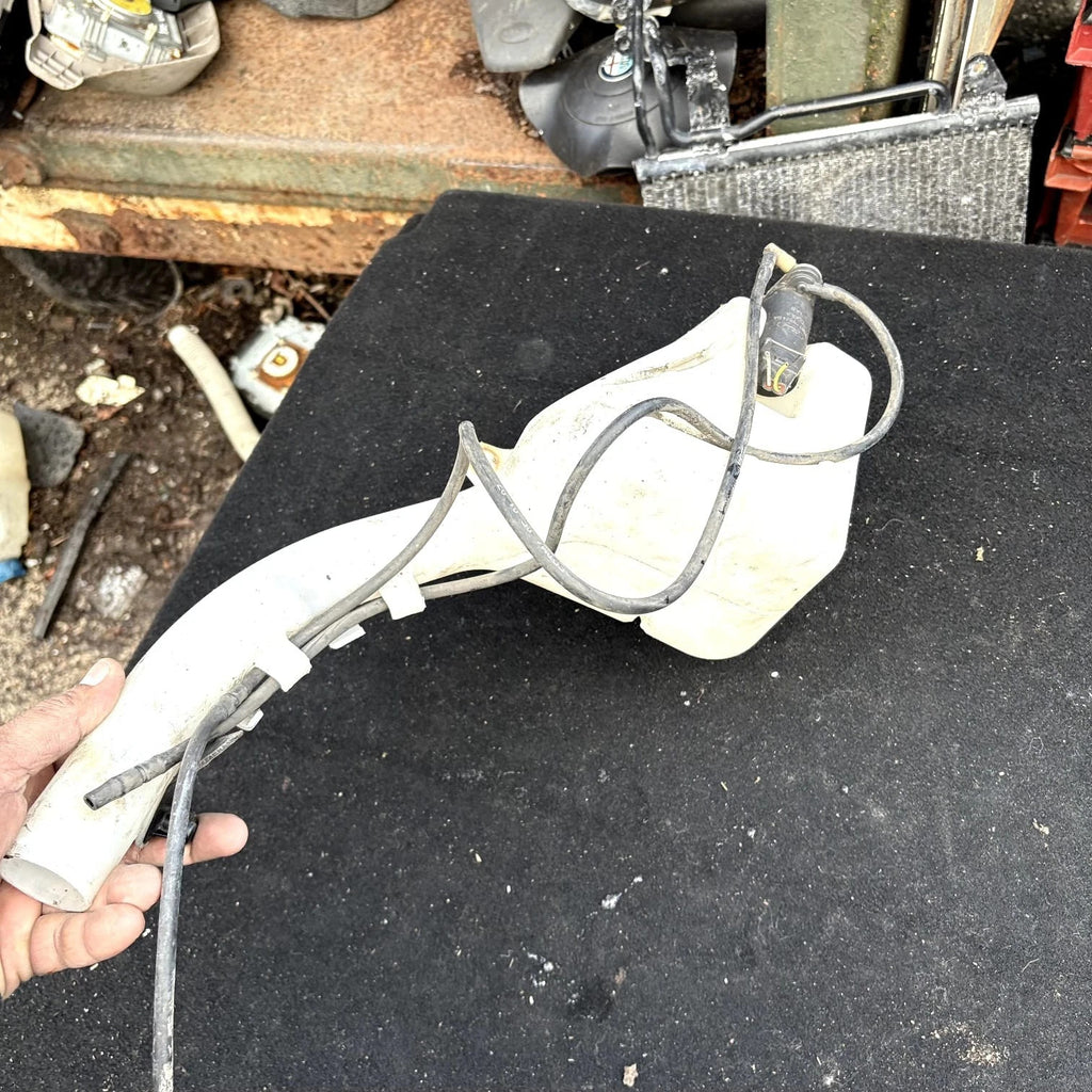 FORD FIESTA MK6 WINDSCREEN WASHER BOTTLE TANK 2S6117618AH 2007
