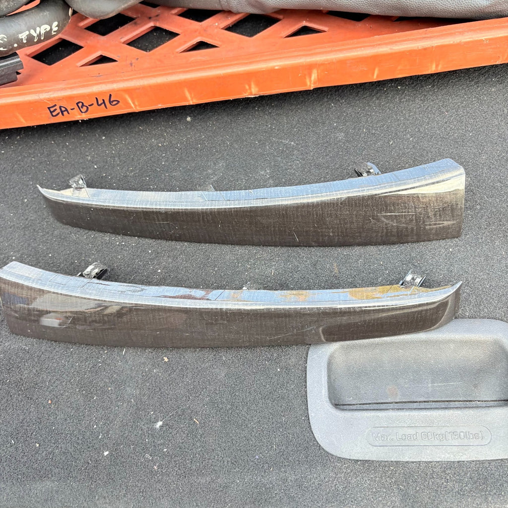 Kia Sorento 2002-2009 FRONT RIGHT/LEFT TRUNK CENTER TRIM COVER PANEL
