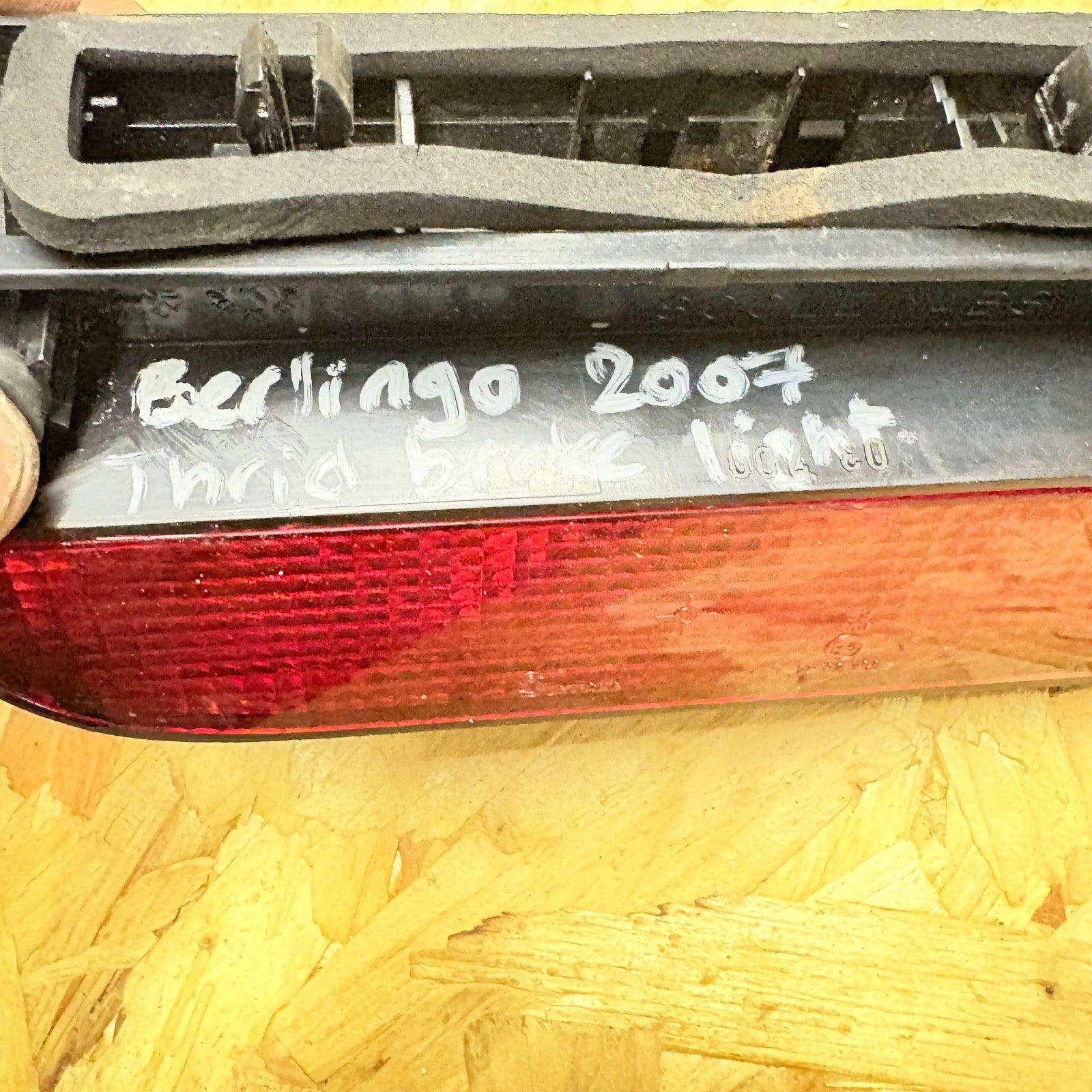 Citroen Berlingo 03-09 Peugeot Partner 00-09 Tailgate 3rd Brake Light 6350AP