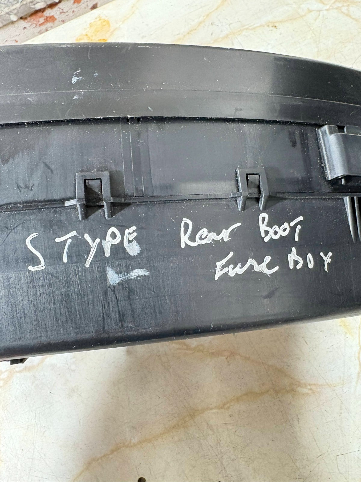 JAGUAR S TYPE 2.7 D 2007 REAR TRUNK BOOT FUSE BOX 2R8T14A003FB