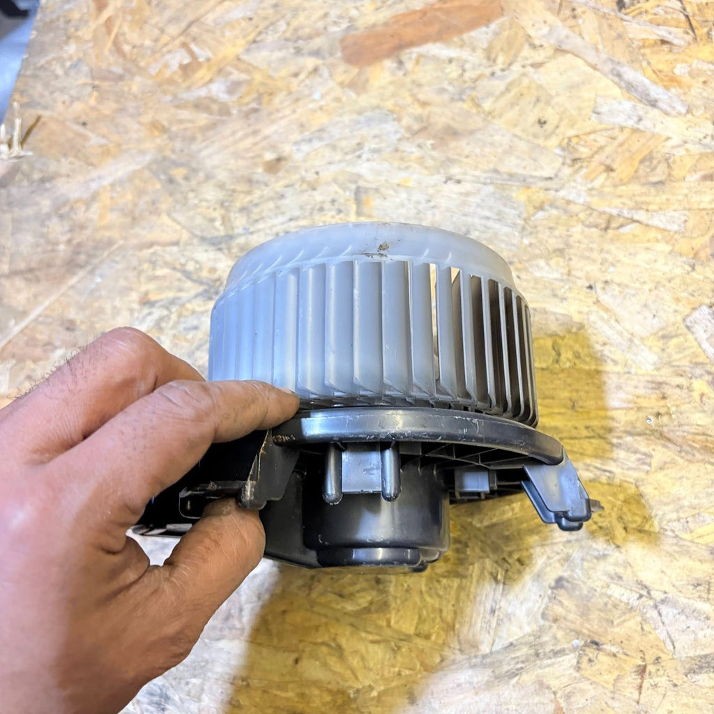 SUZUKI SWIFT 2008 HEATER FAN BLOWER MOTOR AV272700-0301