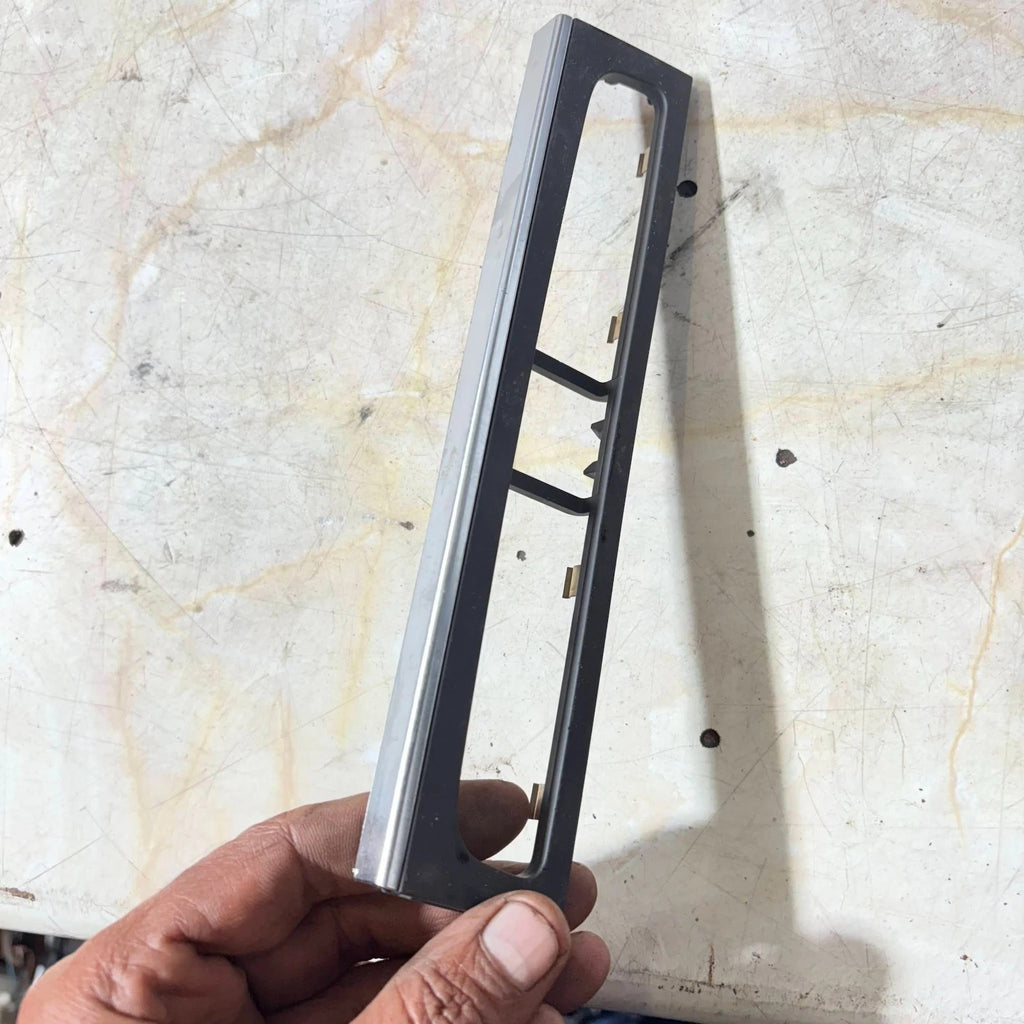 Audi A3 S3 8P 2008-13 Dash Centre Console Switch Surround Trim Bezel 8P0863321F
