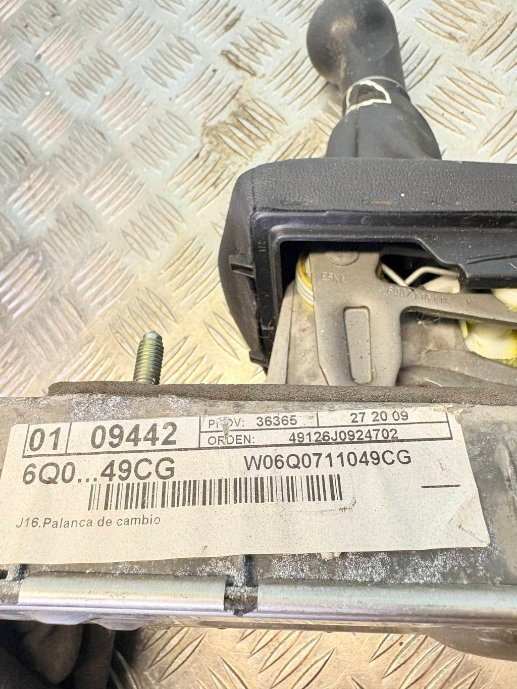 Seat Ibiza IV (6J,6P) 2013 gear selector shifter W06Q0711049CG 09442