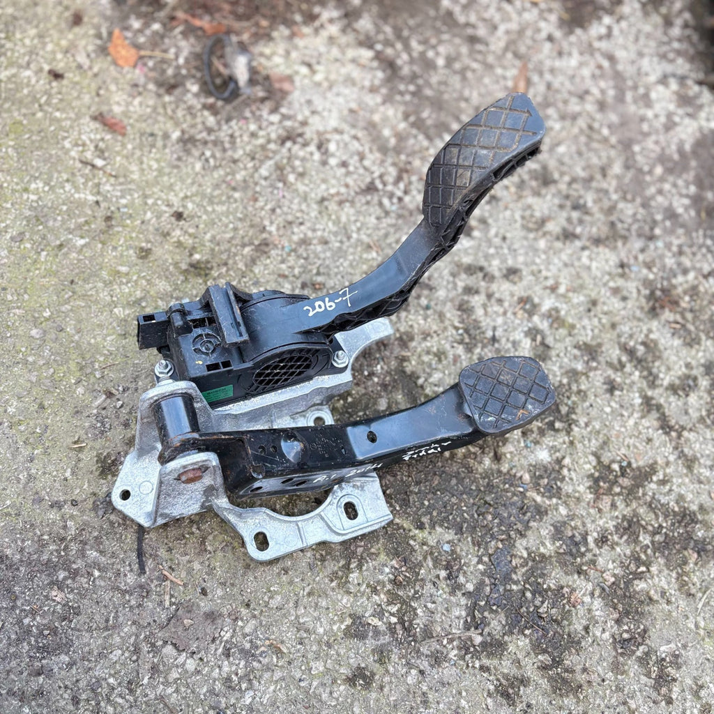 Audi A1 2014 Brake Gas Pedal Assembly Manual Gearbox 6R27211155
