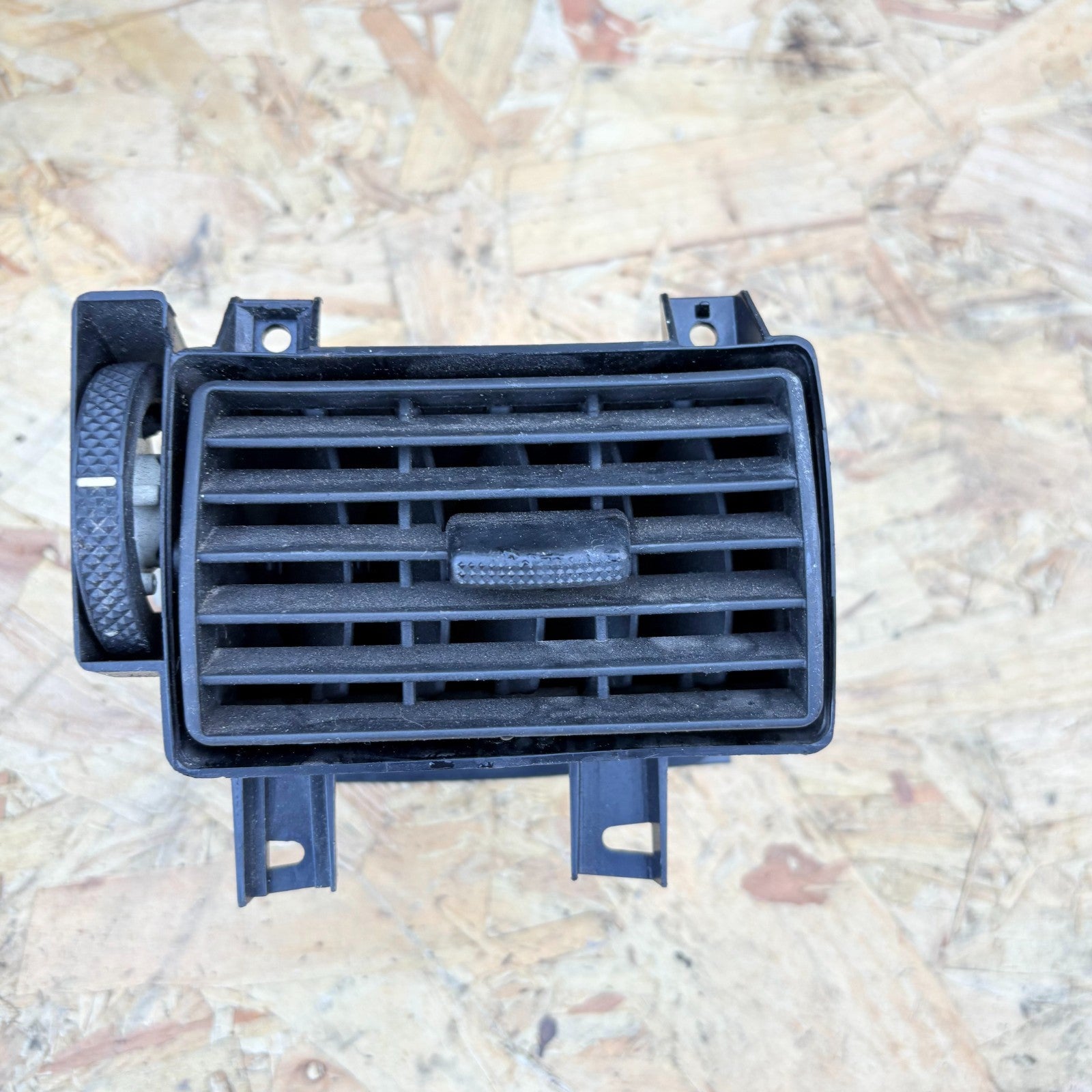 Ford Tourneo Connect 2002-2009 Centre Right Dash Air Vent 2T1H19C681AC