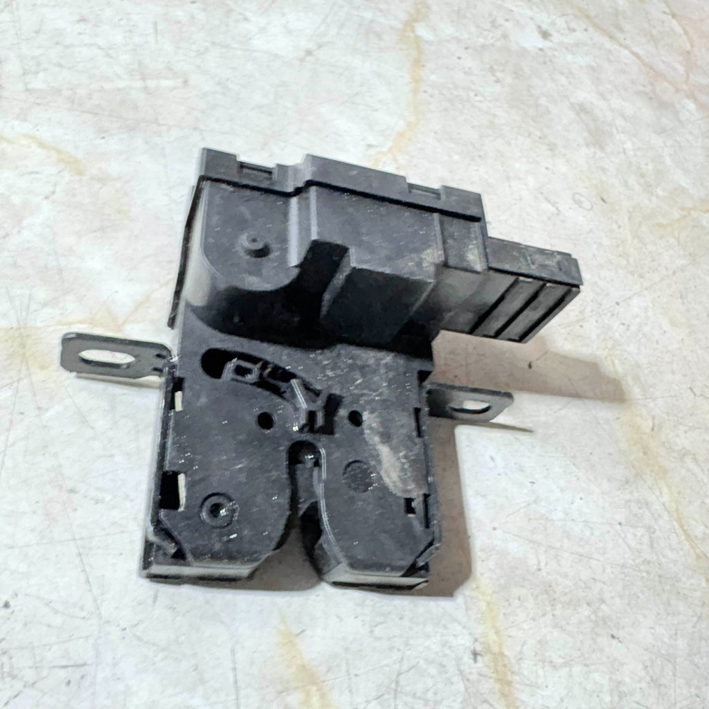 Peugeot 308 2007-2013 Tailgate window lock catch latch