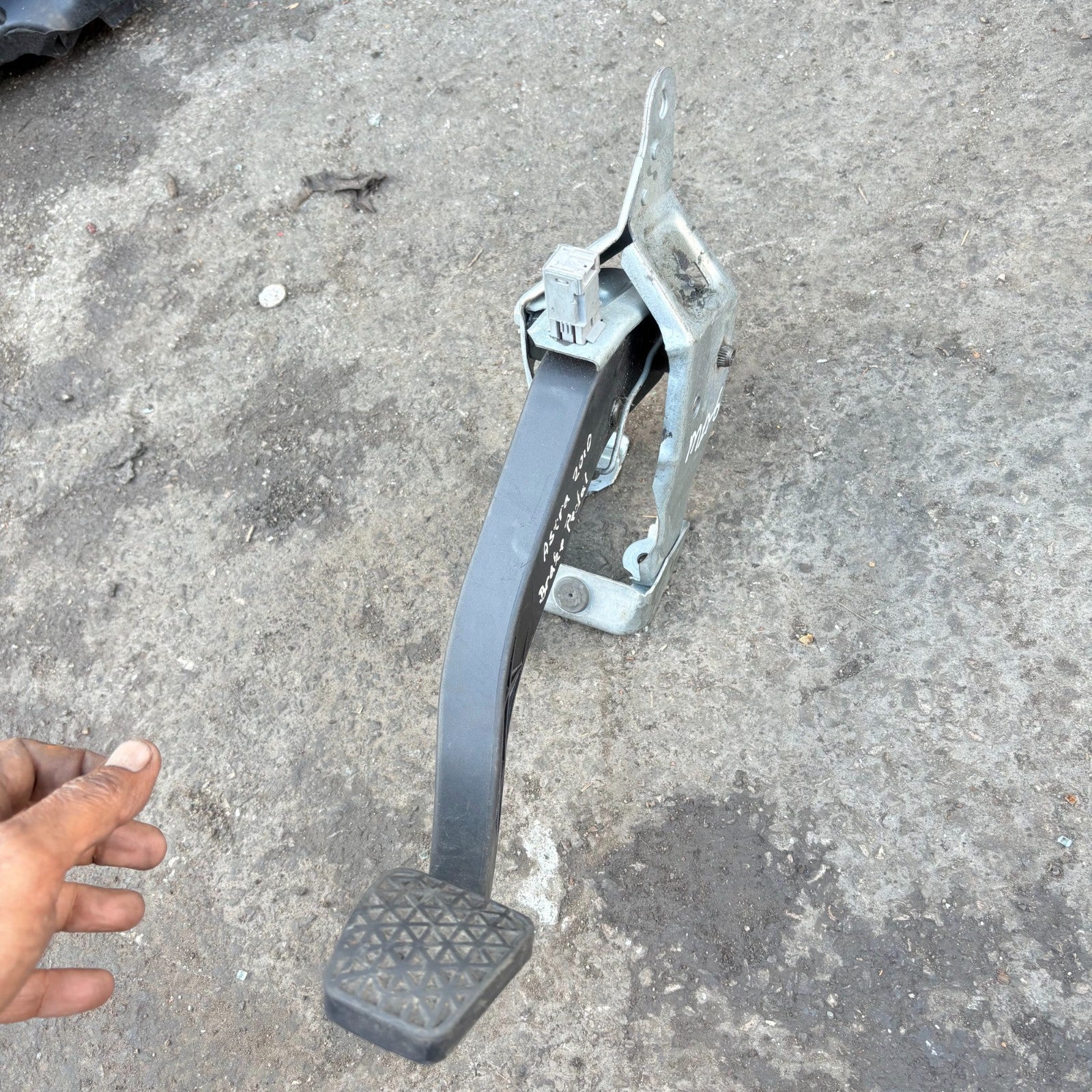 VAUXHALL ASTRA H 2010 BRAKE PEDAL 28870 10884