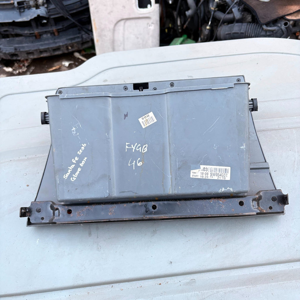 Hyundai Santa Fe Mk1 SM 2005-2006 Grey Glove Box Dashboard Storage Compartment
