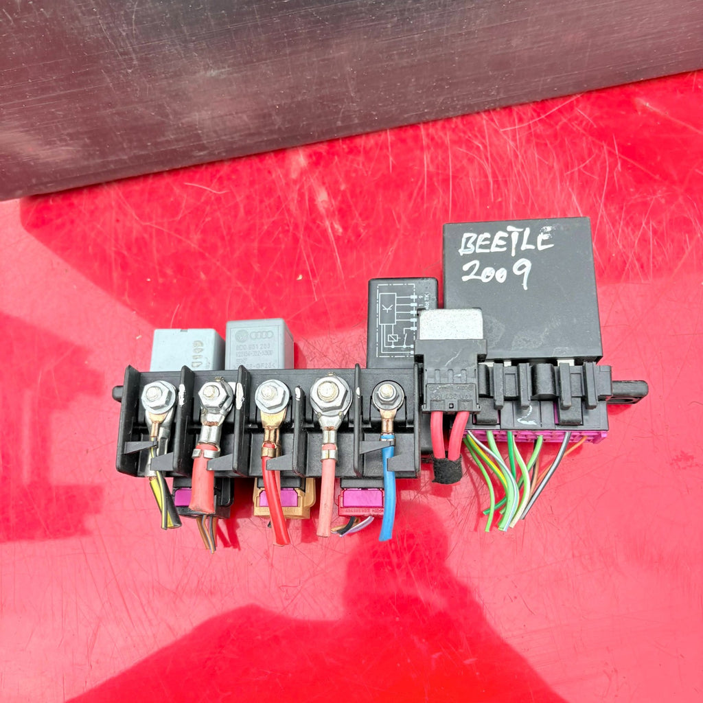 VW Beetle Mk1 2009 right front relay fuse box board