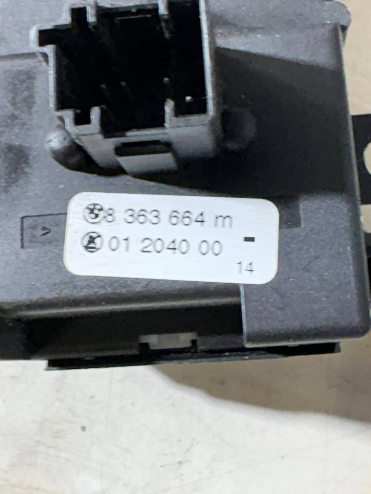 BMW 2003 WIPER STALK SWITCH 8363664M 01204000
