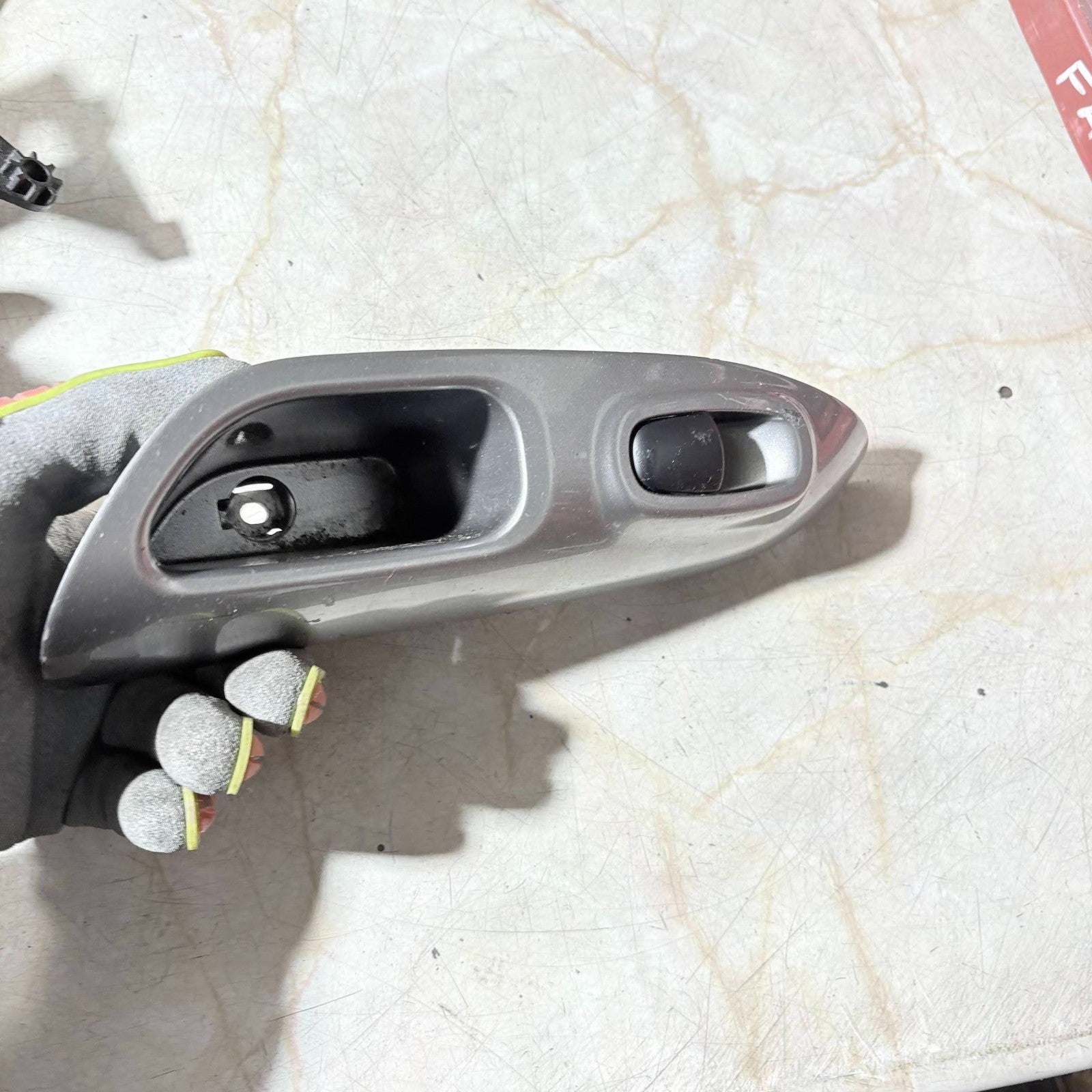 Nissan Juke F15 2010–2014 Front Right Driver Side Window Switch 82961-1KA2A