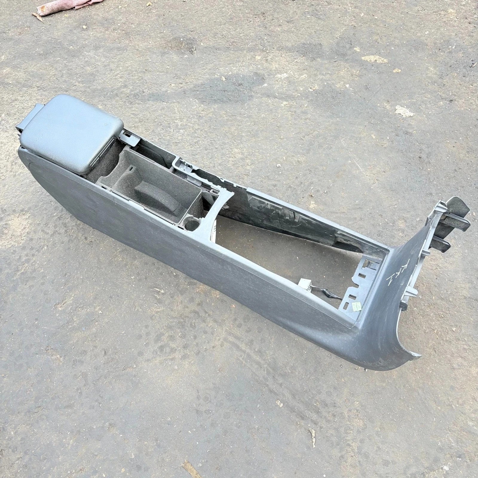 VOLVO V50 2009 HATCHBACK ARMREST WITH CENTRE CONSOLE 30755374