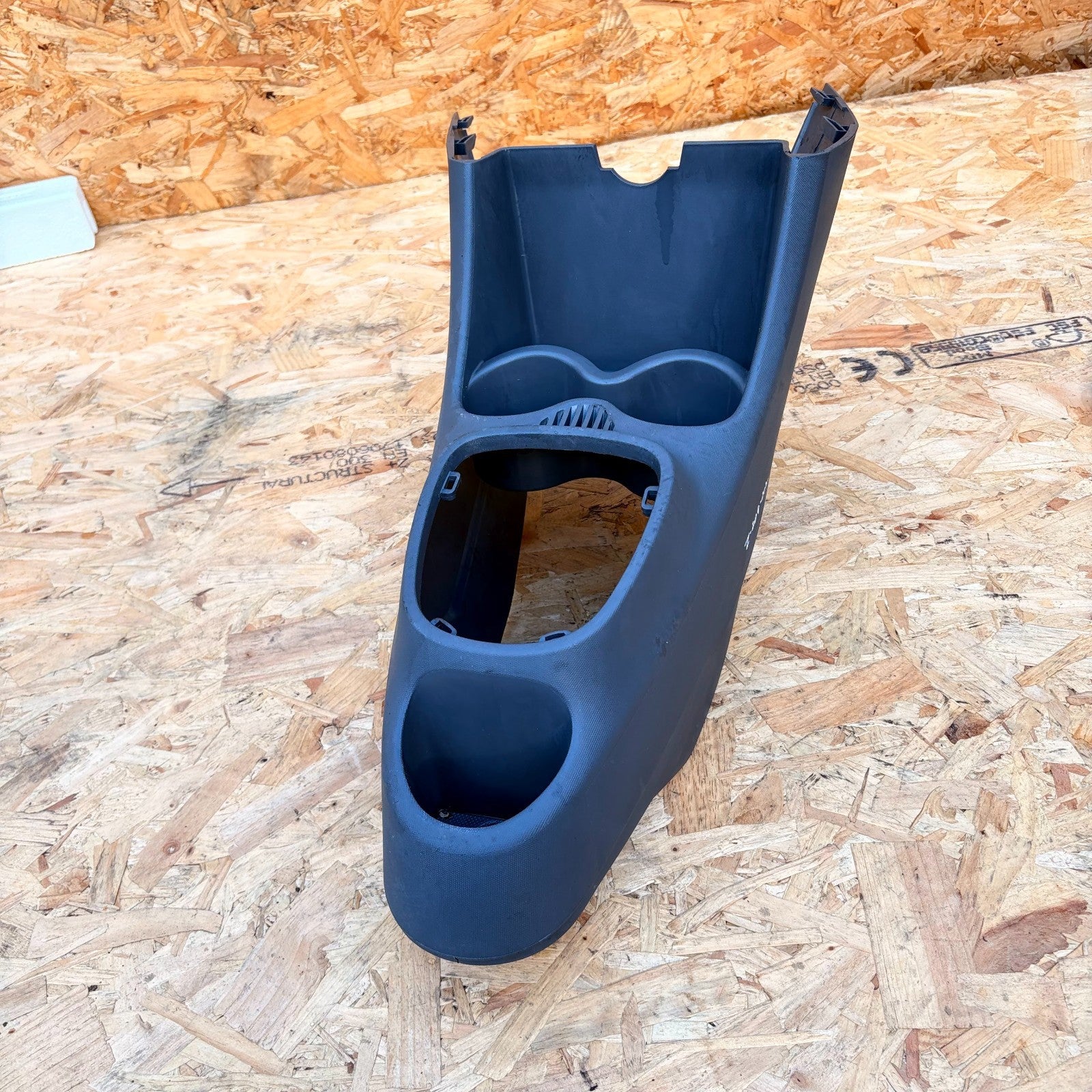 TOYOTA AYGO MK2 FRONT CENTRE CONSOLE TRIM PANEL 2008