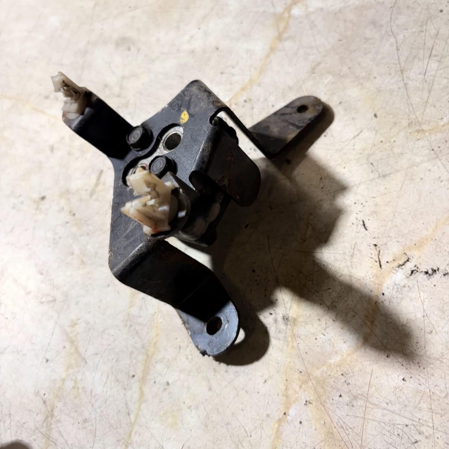 Honda CRV  2.2 Diesel Brake ABS Pressure Intensity Power Regulator KA31-S51