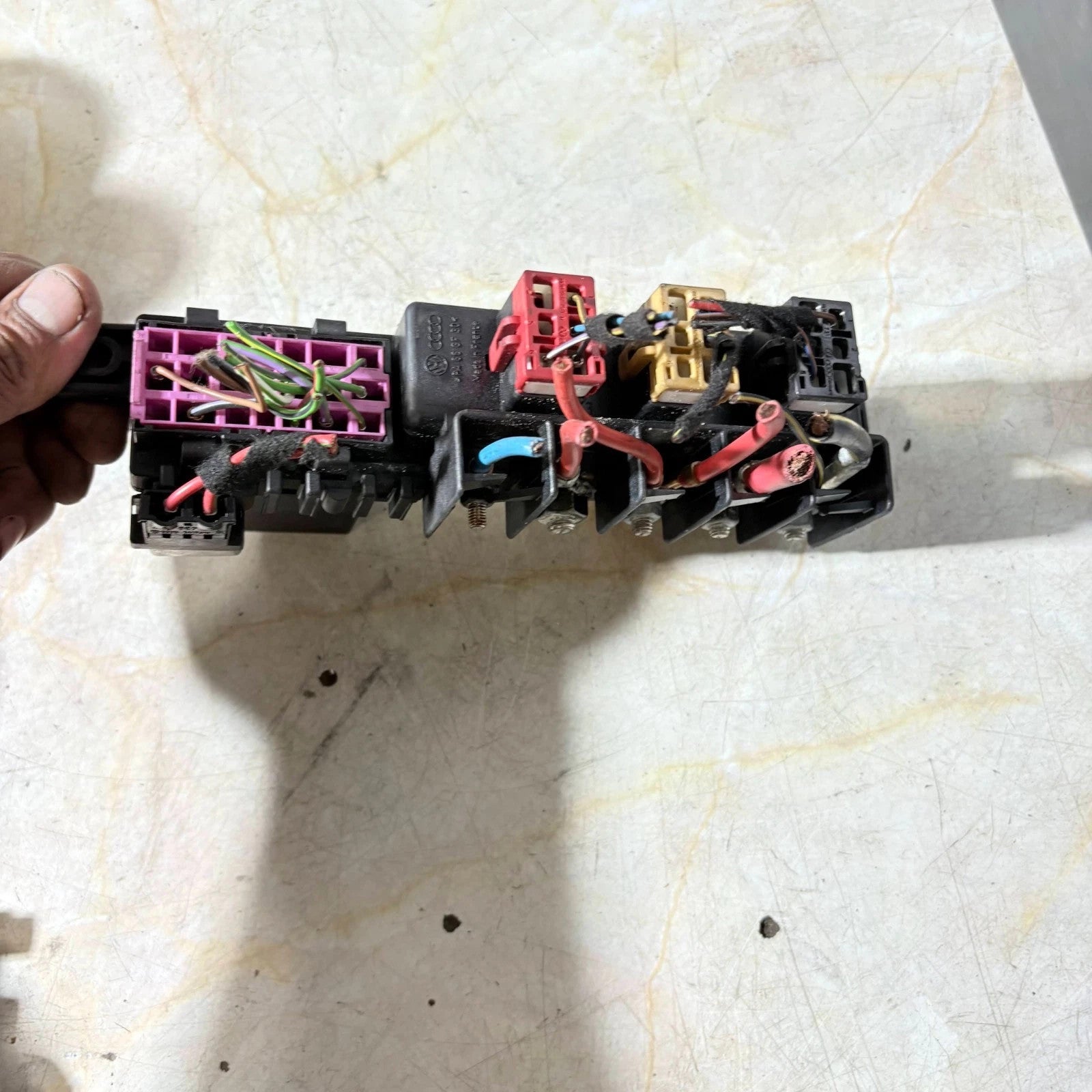 Audi TT 8N Mk1 Battery Fuse Box Relay Carrier 8N0937550A 1998-2006