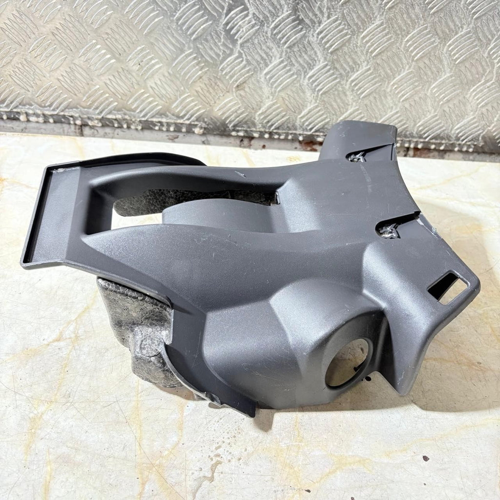 Renault Clio Mk3 2001 Steering Column Cover Cowl LowerSection 8200408030