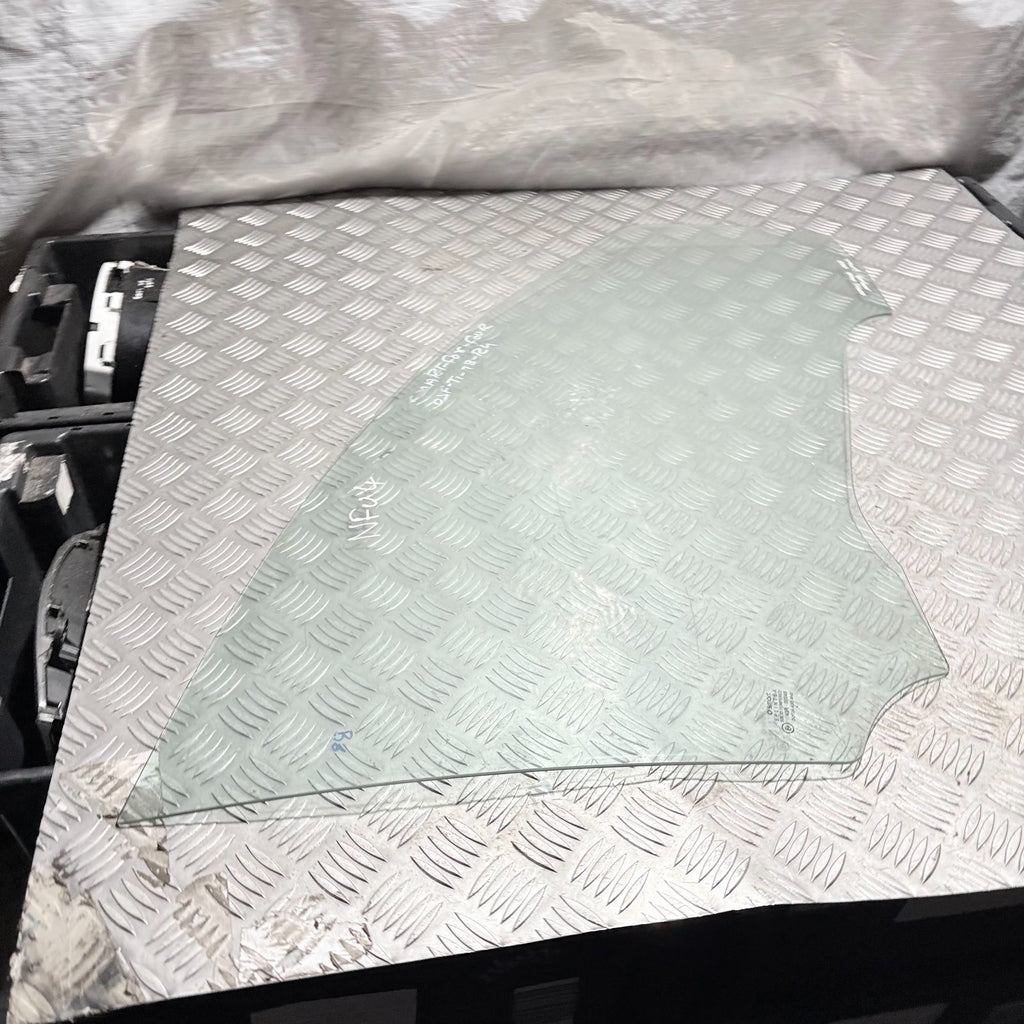Smart Forfour W454 2004-2007 RH Front Door Window Glass Drivers Side OSF DRIVER