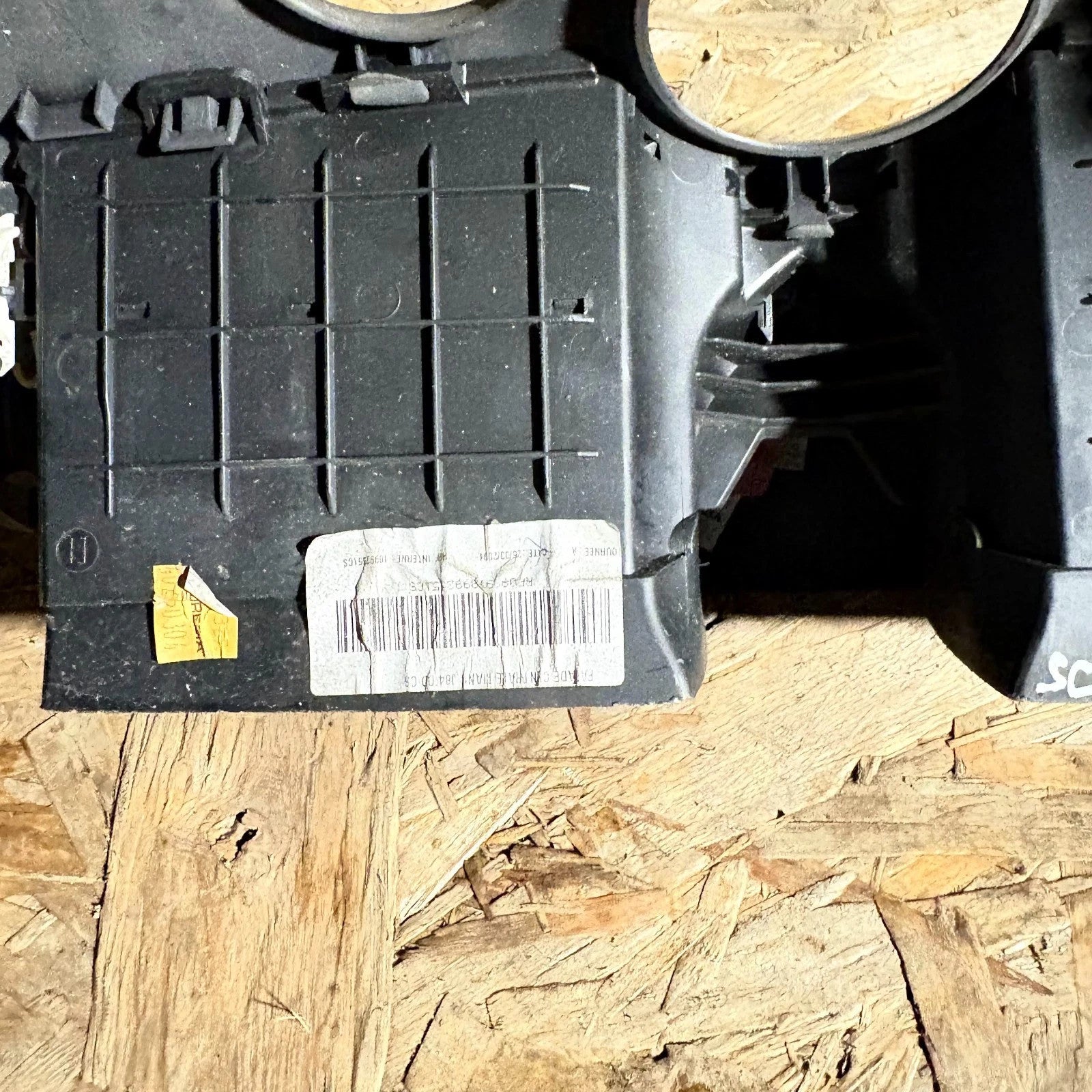 Renault Scenic Mk2 2003?2009 Centre Dash Radio Stereo Fascia Surround Panel