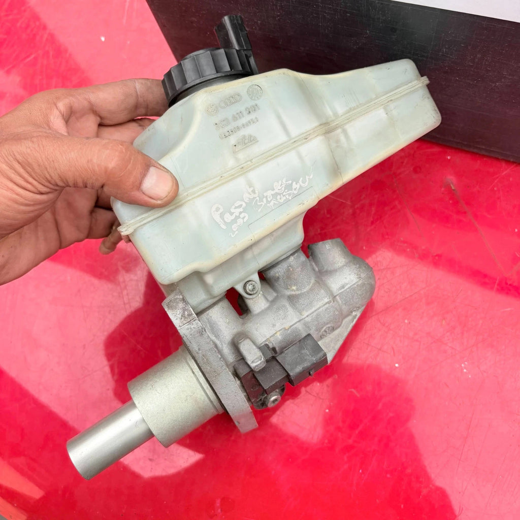 VW Passat Brake Master Cylinder 3C2611301